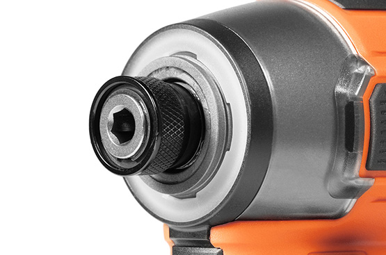 Обеспечивает быструю установку оснастки и надежную ее фиксацию во время работы. Шестигранный патрон 1/4 HEX позволяет использовать инструмент с любой оснасткой с хвостовиком такого типа.